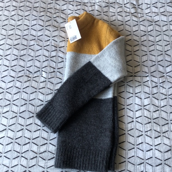 H&M Boys Sweater - Picture 4 of 6